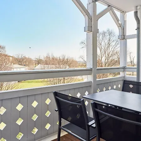 Apartment 725, Seepark *